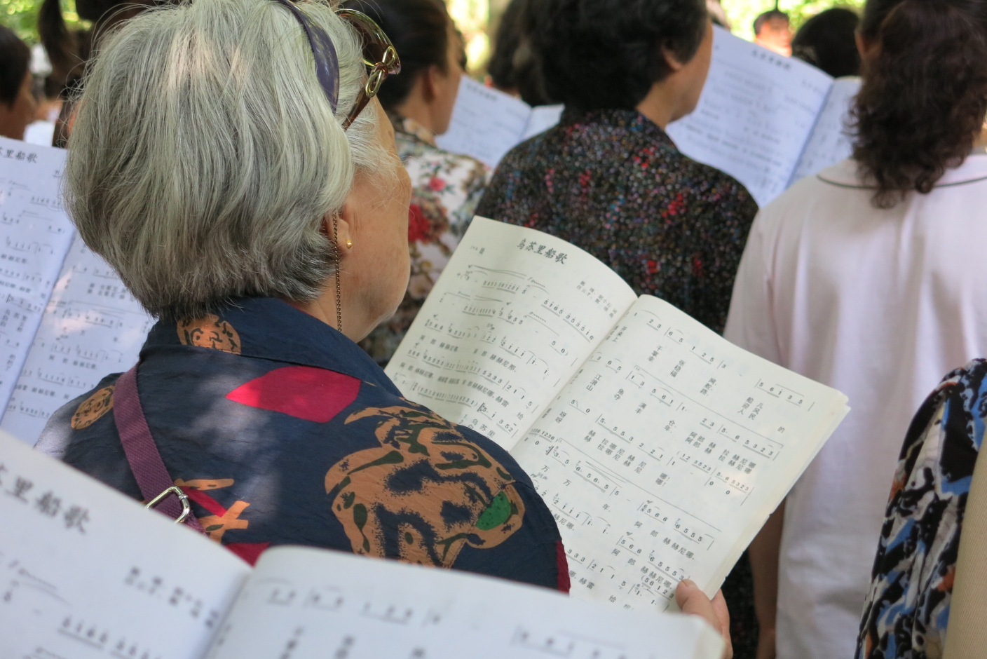 elderly choir_resize
