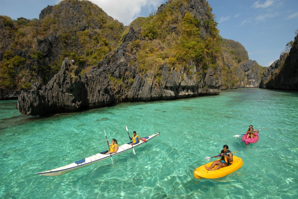 Kayaking-El-Nido-Palawan-Philippines-