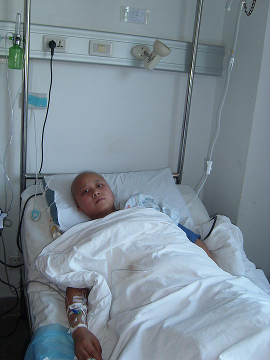 Work with Roundabout to help Wang Xiao Yan.