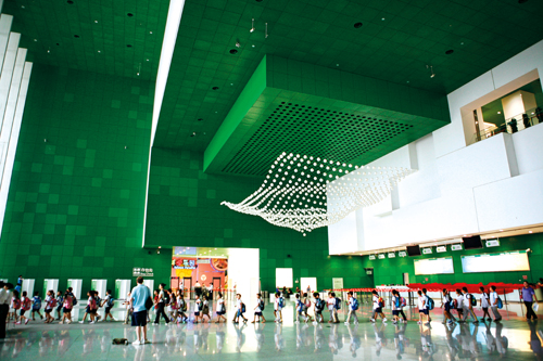 March the troops off to the China Science and Technology Museum. Photo by Sui