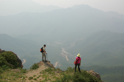 At 1,291m, Miaofeng Mountain is the highest point of the Western Hills