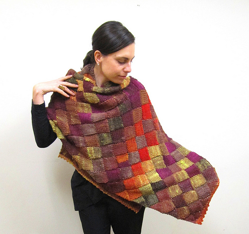 Knitting by lady Linoleum