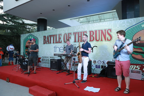 Live music to keep things groovy