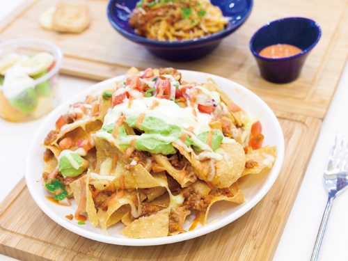 Nachos with beef and cheese (RMB 49)