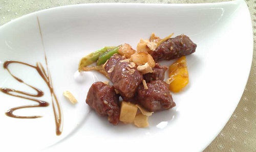 fried beef cube with garlic