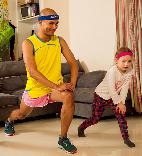 We begin with lunges, to stretch the hamstrings...