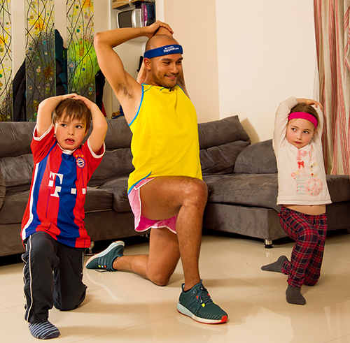 And some behind-the-head stretches, to loosen the triceps. Repeat all these exercises on both sides.