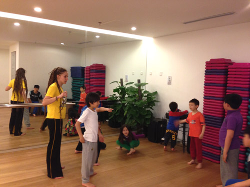 Instructor Federica Tagliabue and students. Photo by Jerry Chan