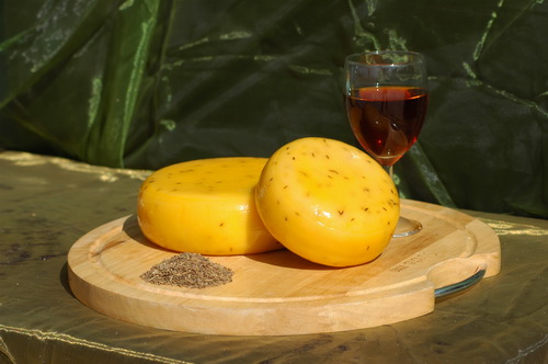 Yellow Valley's cumin flavored gouda. Image courtesy of Marc de Ruiter