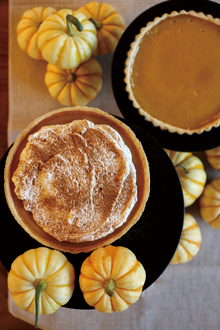 **Decadent Pumpkin Pie Recipe: Elevate Your Dessert Game with this Irresistibly Spiced Delight**